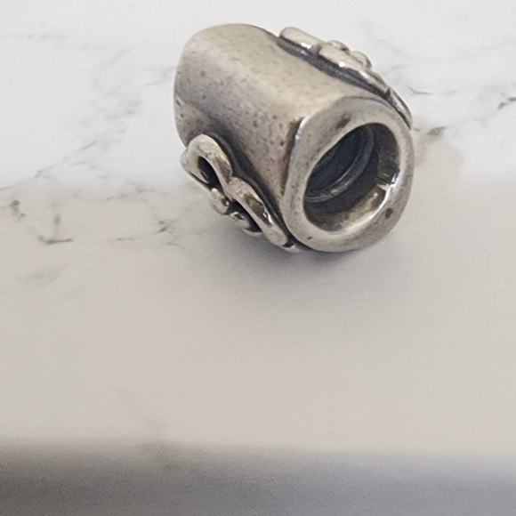 Pandora Daisy Charm - Picture 3 of 4